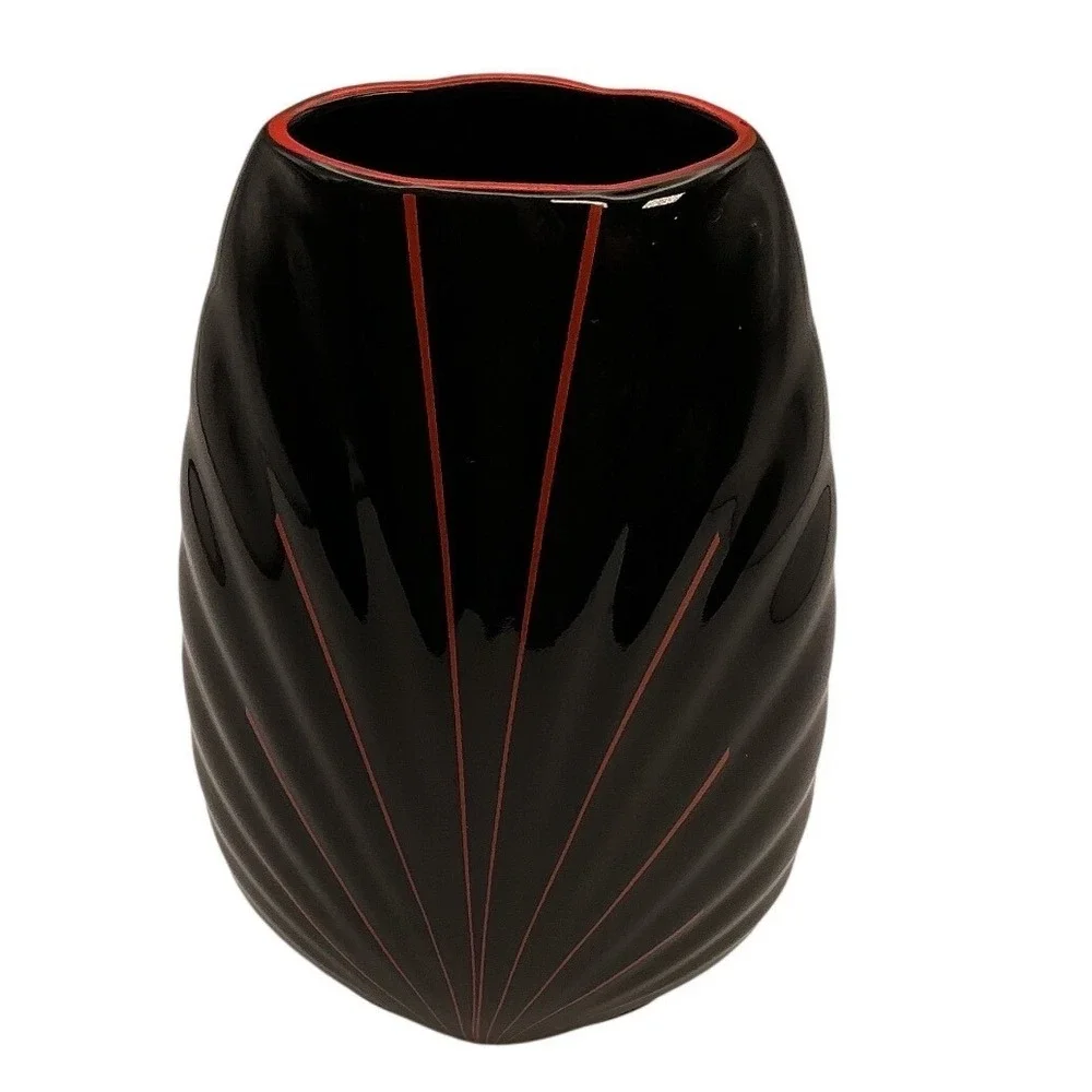 Seizan Japan Vintage Art Deco Black‎ and Red Scalloped Ceramic Vase 7.5 Inch